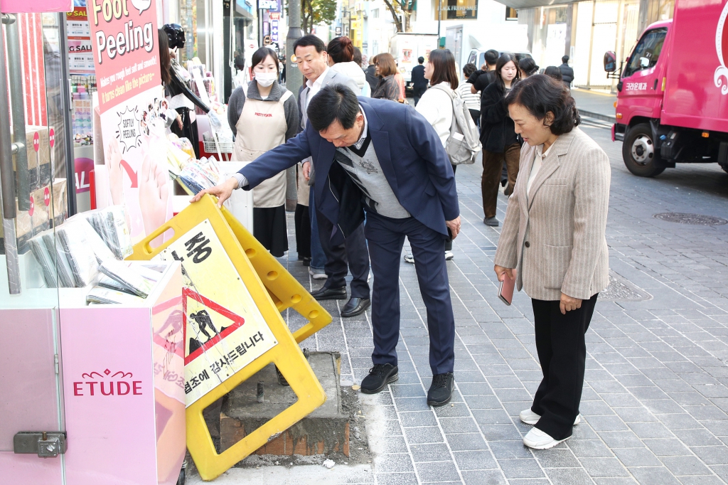 명동 민원 방문현장 이미지(2)