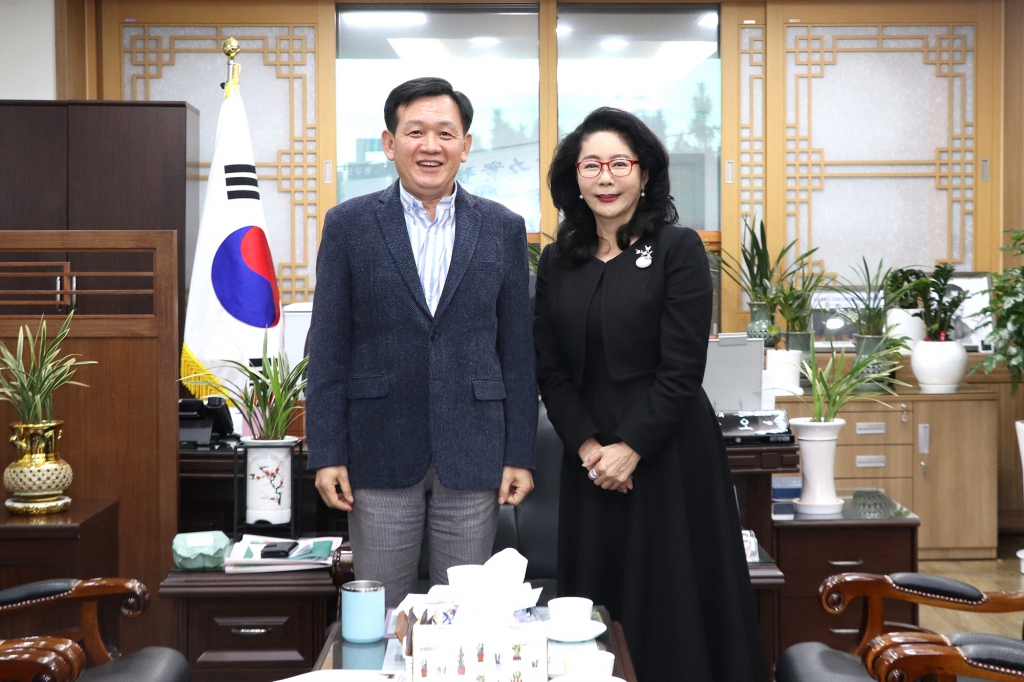 중구문화재단 이사장 방문 이미지(2)