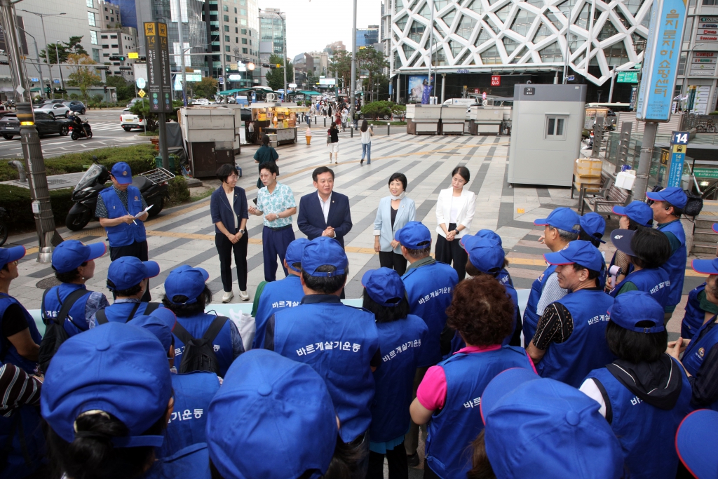 바르게살기운동 제81주년 광복절 태극기 나눔운동 이미지(2)
