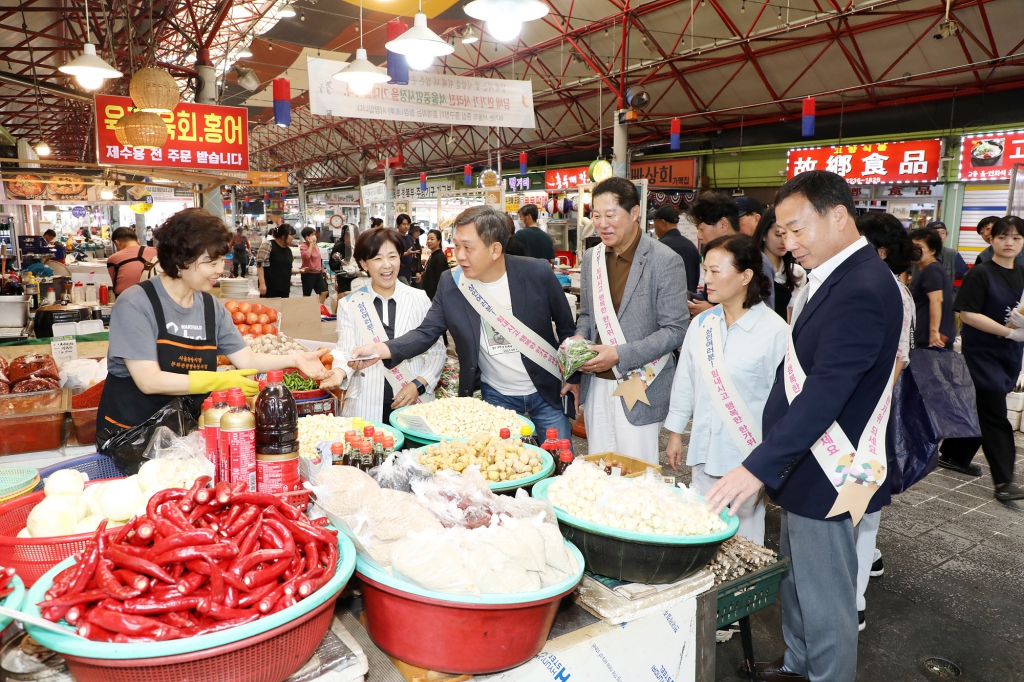  추석맞이 중구의회 전통시장 인사 및 격려 이미지(5)