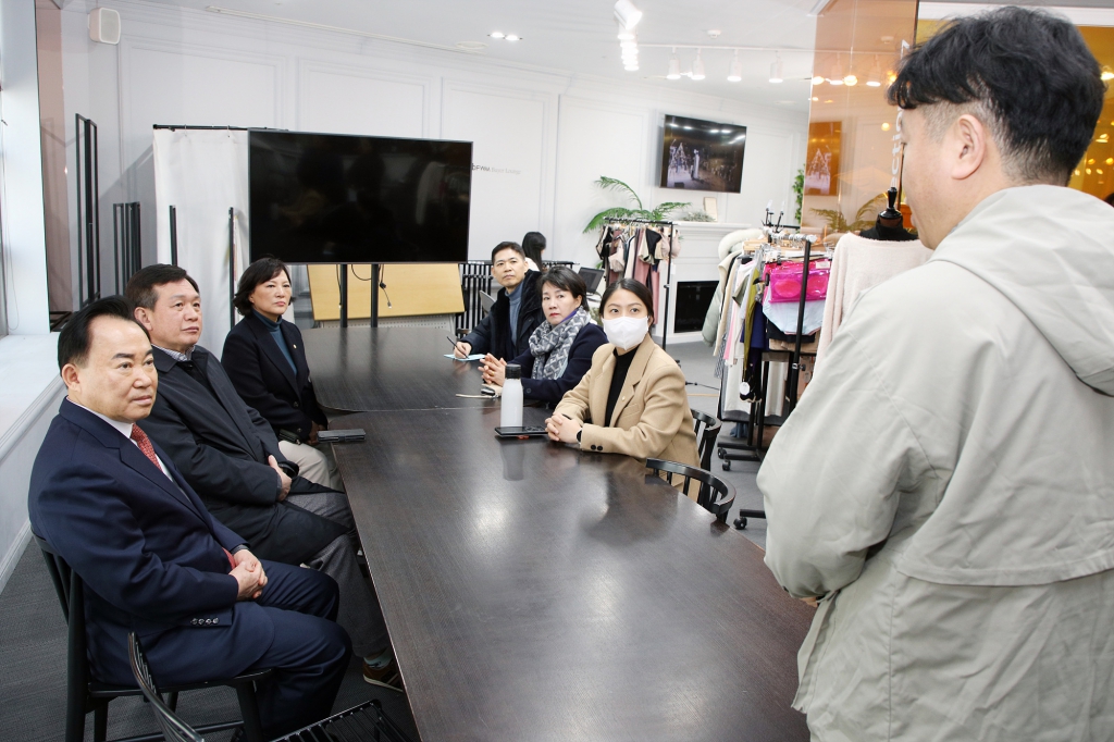중구의회 행정보건위원회 현장방문 이미지(2)