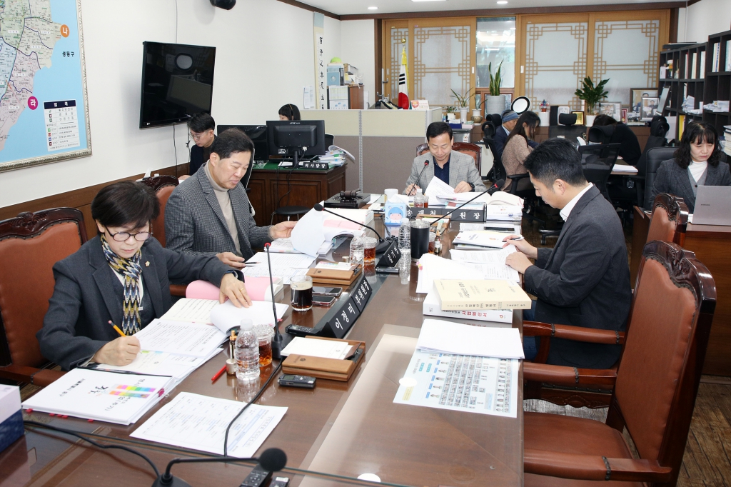 제298회 중구의회 임시회 복지건설위원회 이미지(1)