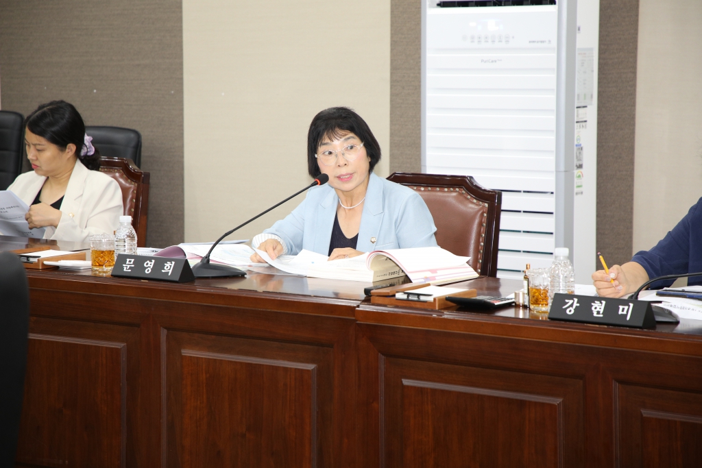 제303회 임시회 중 예산결산특별위원회 이미지(7)