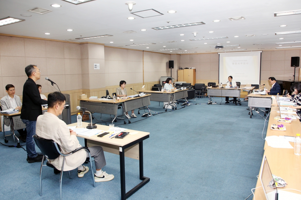 2025년도 중구의회 행정사무감사 (행정보건위원회) 이미지(20)