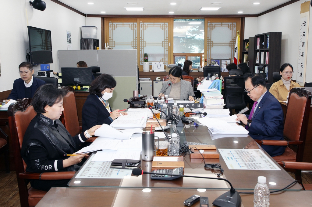 중구의회 행정보건위원회 이미지(1)