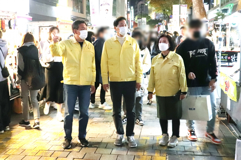 중구의회 의원 이태원 사건 관련 중구관내 현장 방문 이미지(4)