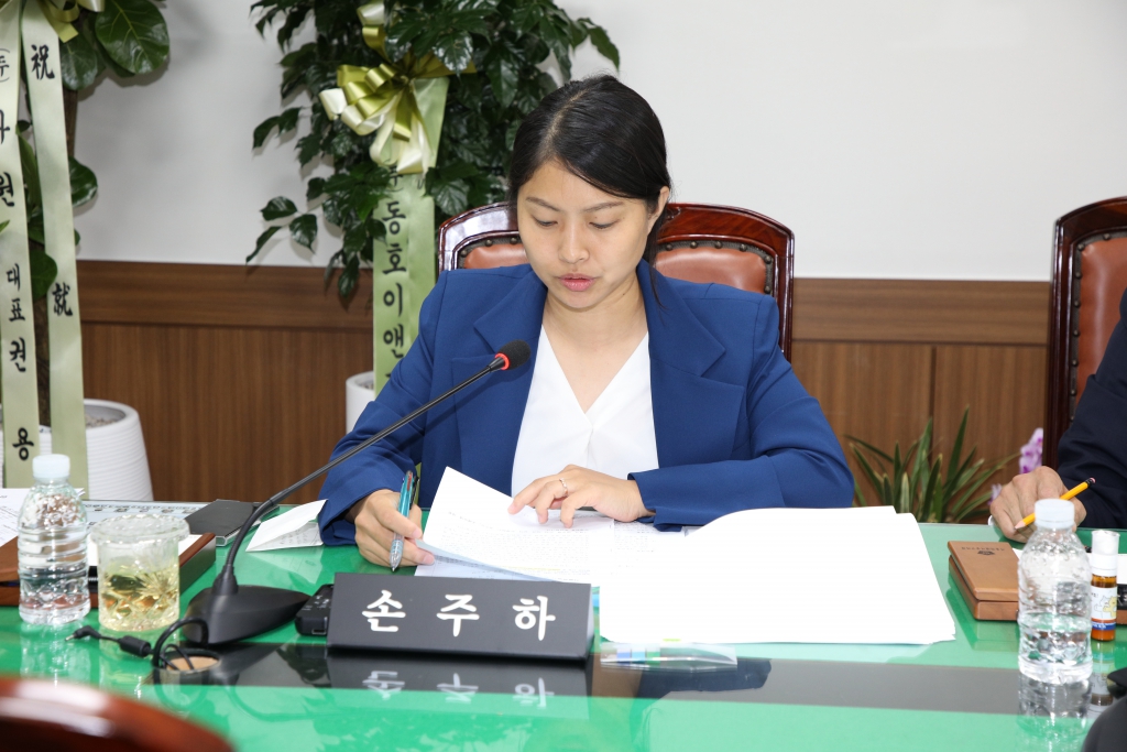 제303회 임시회 중 복지건설위원회 이미지(7)