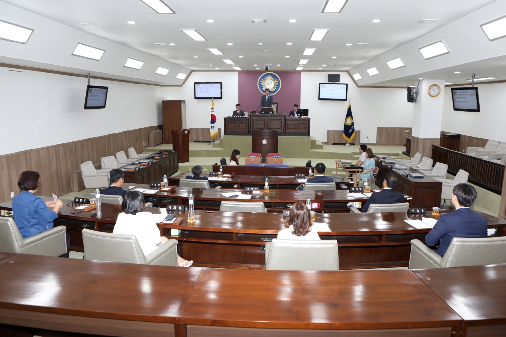 제244회 임시회 본회의 전반기 중구의회 의장단 선출 이미지(12)