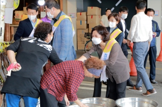 중구의회 전통시장 추석맞이 격려차 방문 대표이미지