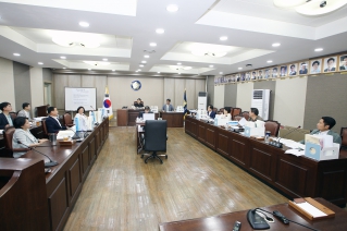 제295회 정례회 예산결산특별위원회 대표이미지