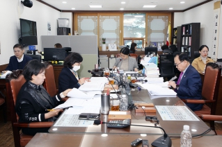 중구의회 행정보건위원회 대표이미지