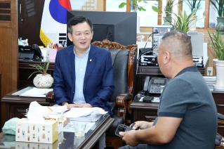 윤판오의장 딜라이브 인터뷰 대표이미지
